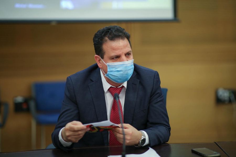 عودة يستجوب وزير 